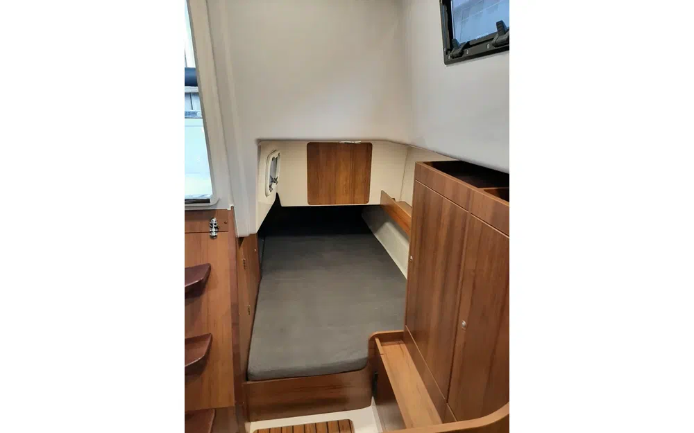 slider 17 Northman Nexus 870 Revo