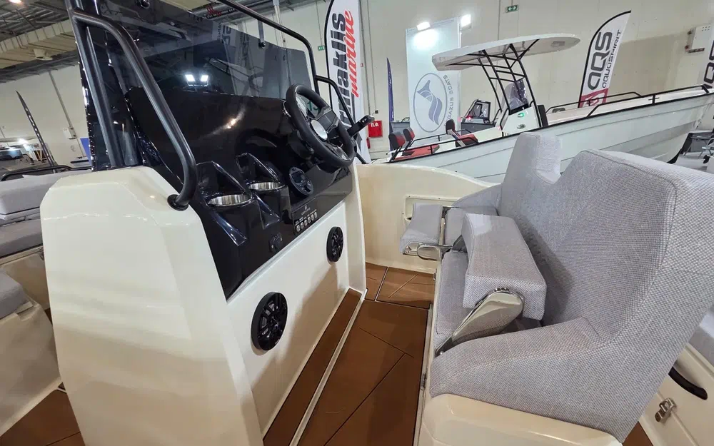 slider 2 Nireus Boats Spirit 53