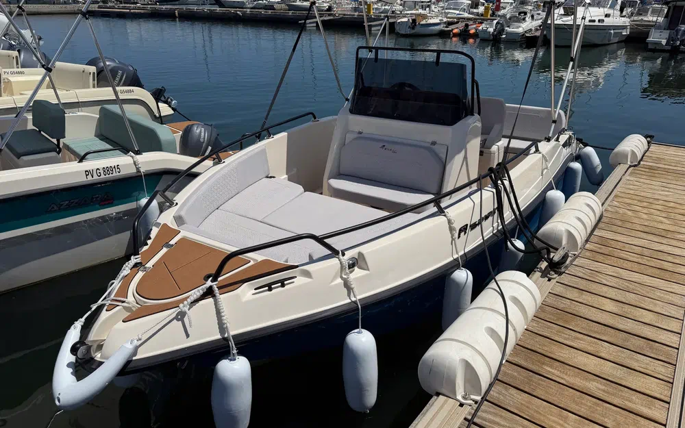slider 3 Nireus Boats Spirit 53