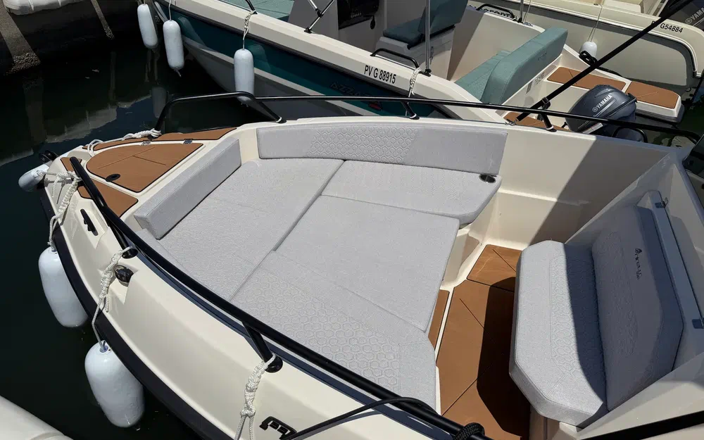 slider 4 Nireus Boats Spirit 53