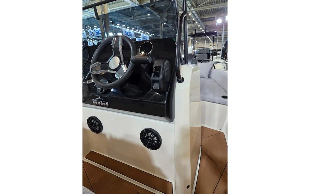 slider 4 Nireus Boats Spirit 53