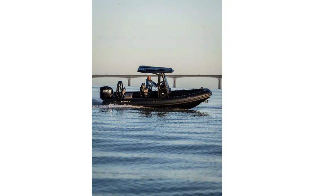 slider 10 Brig Navigator 22