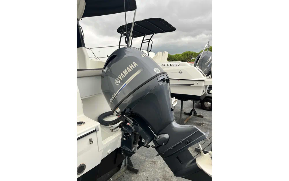 slider 11 Jeanneau Merry Fisher 605