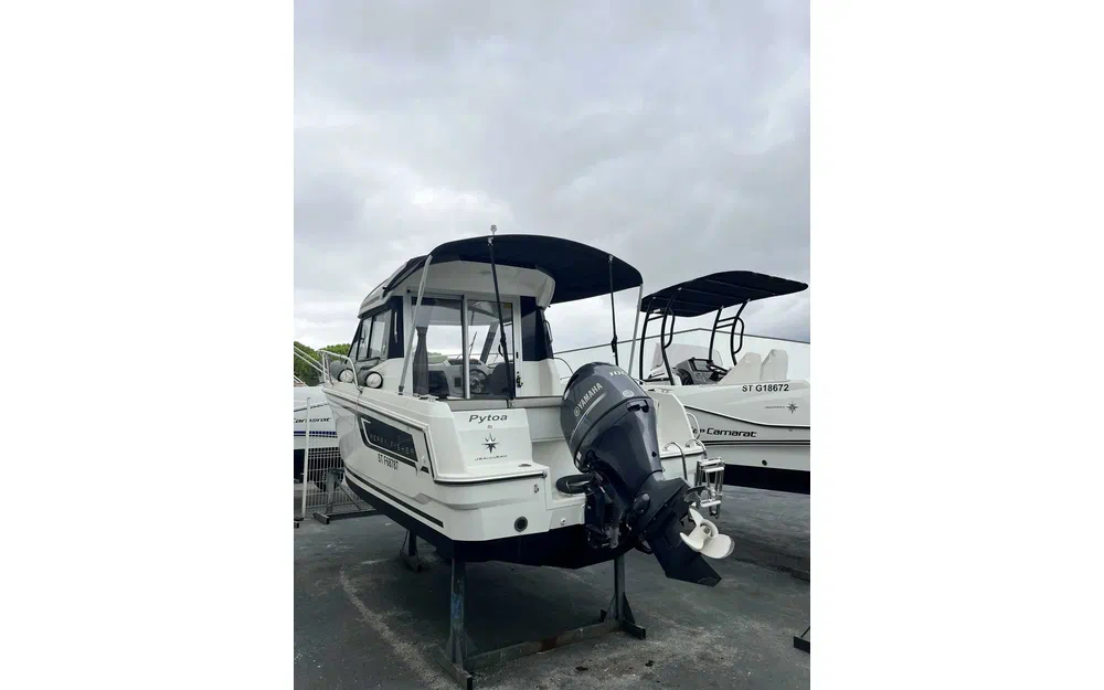 slider 2 Jeanneau Merry Fisher 605