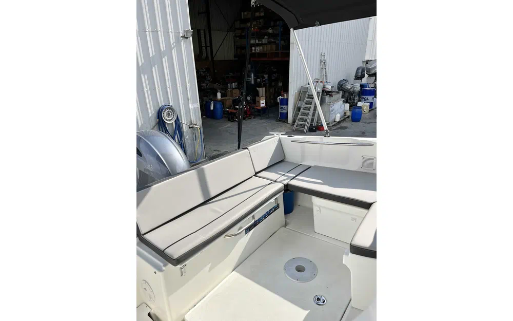 slider 3 Jeanneau Merry Fisher 605