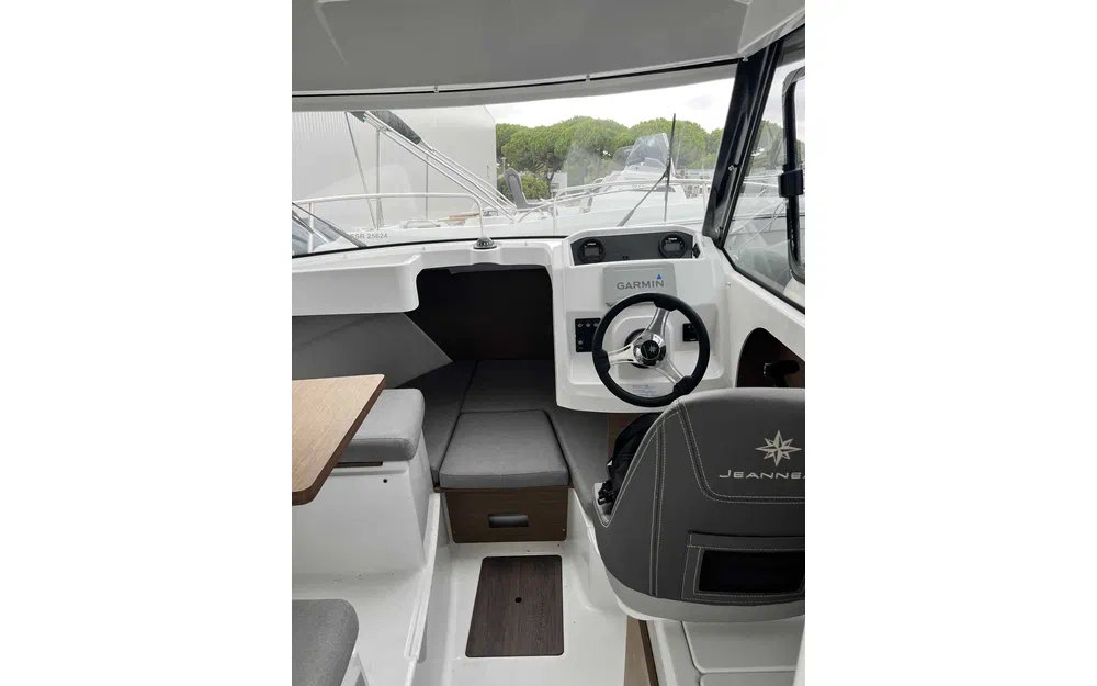 slider 4 Jeanneau Merry Fisher 605