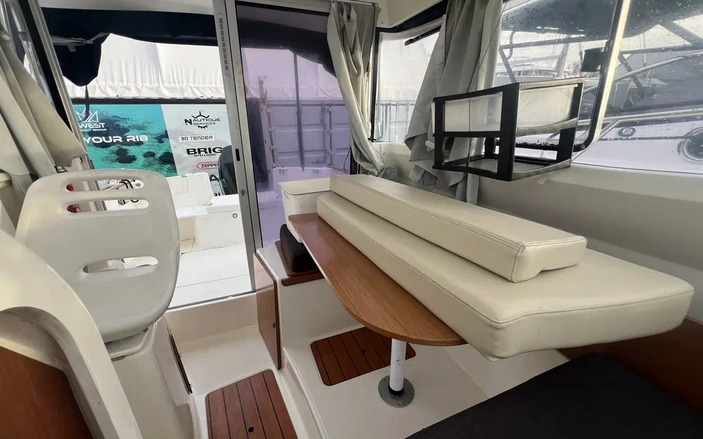 slider 9 Jeanneau Merry Fisher 725