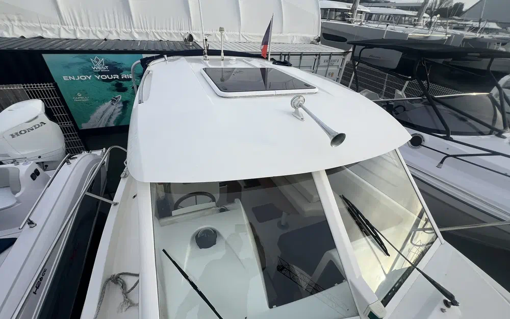 slider 2 Jeanneau Merry Fisher 725