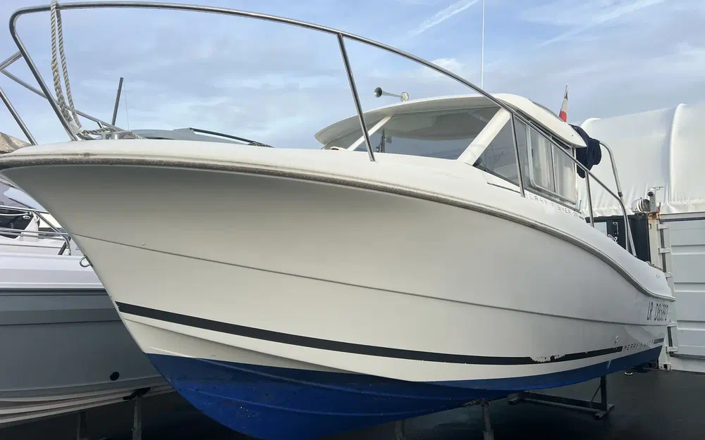 slider 4 Jeanneau Merry Fisher 725