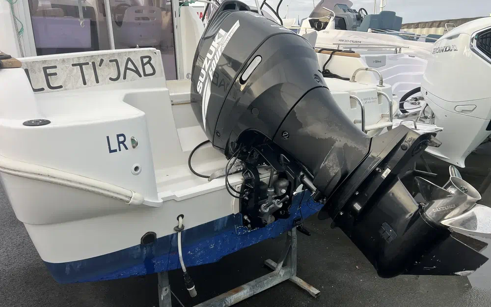 slider 5 Jeanneau Merry Fisher 725