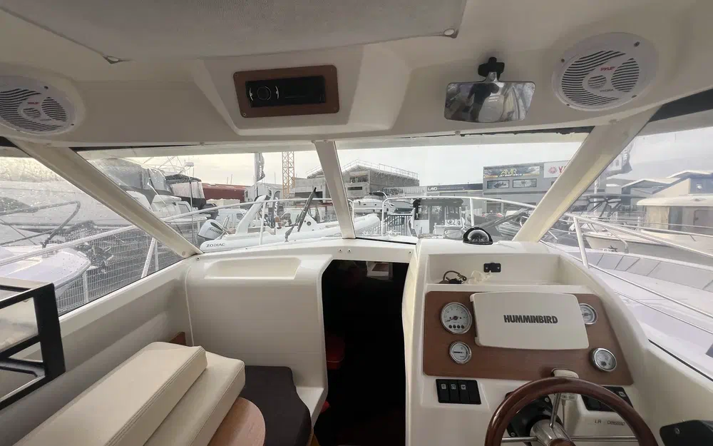 slider 8 Jeanneau Merry Fisher 725