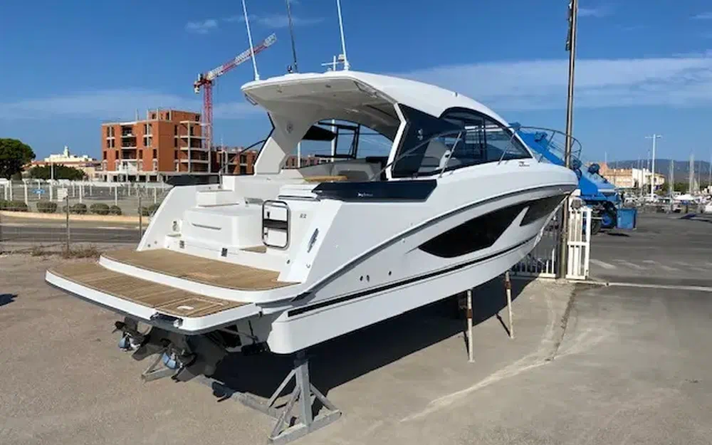 slider 1 Beneteau Gran Turismo 36