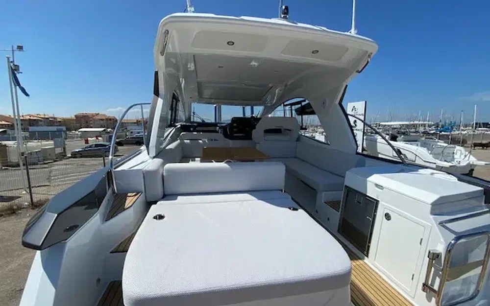 slider 2 Beneteau Gran Turismo 36