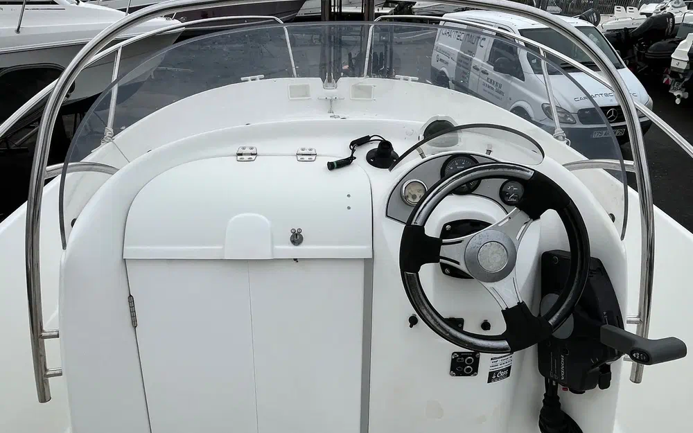 slider 12 Beneteau Flyer 550 Open