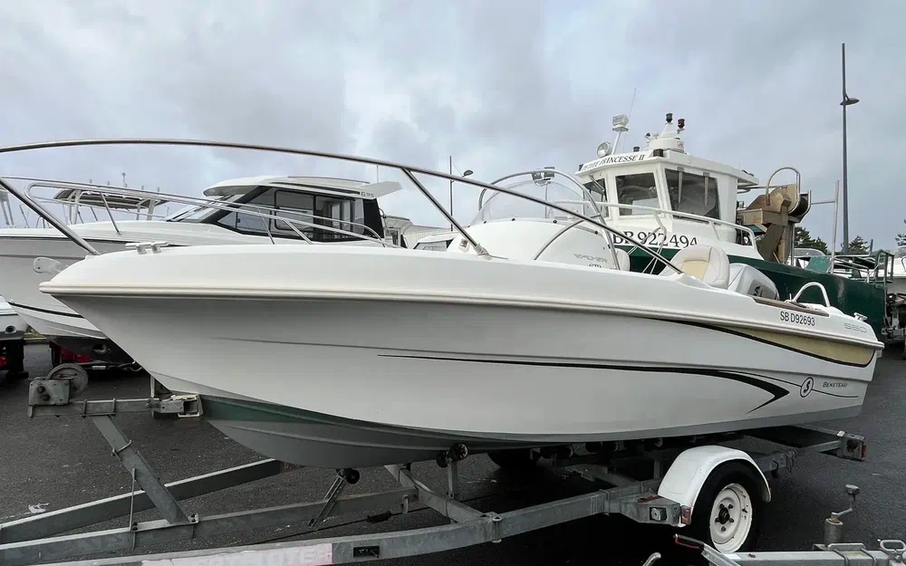 slider 1 Beneteau Flyer 550 Open