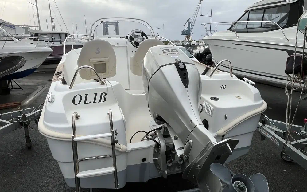 slider 4 Beneteau Flyer 550 Open