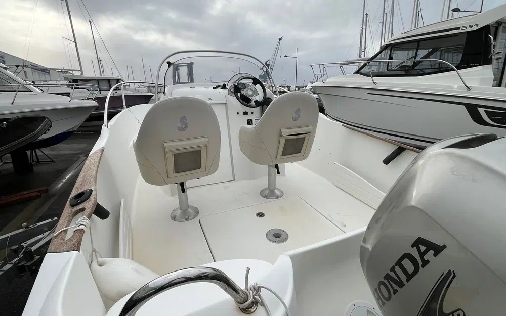 slider 6 Beneteau Flyer 550 Open