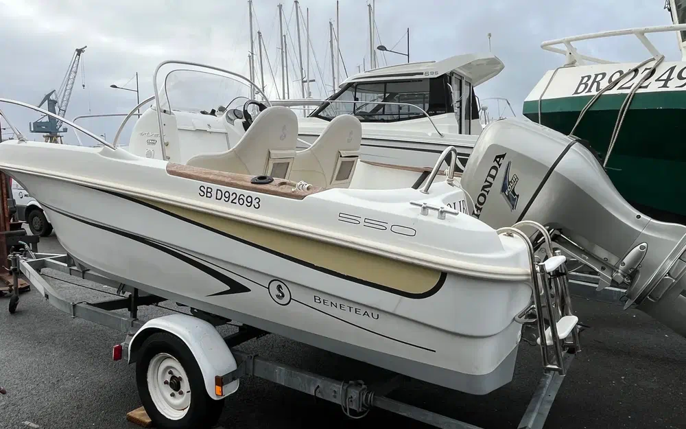 slider 7 Beneteau Flyer 550 Open
