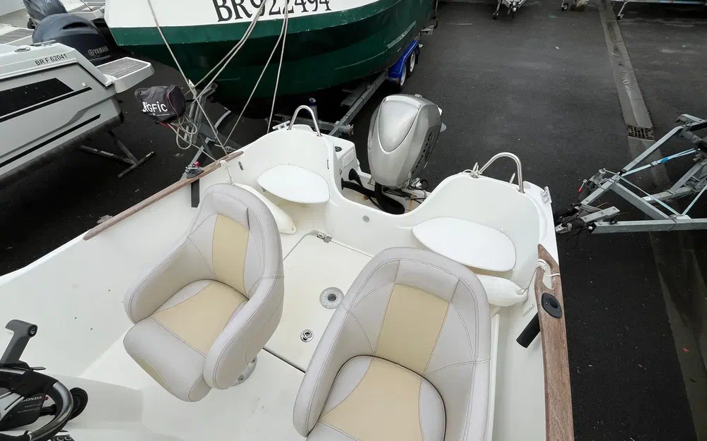 slider 8 Beneteau Flyer 550 Open