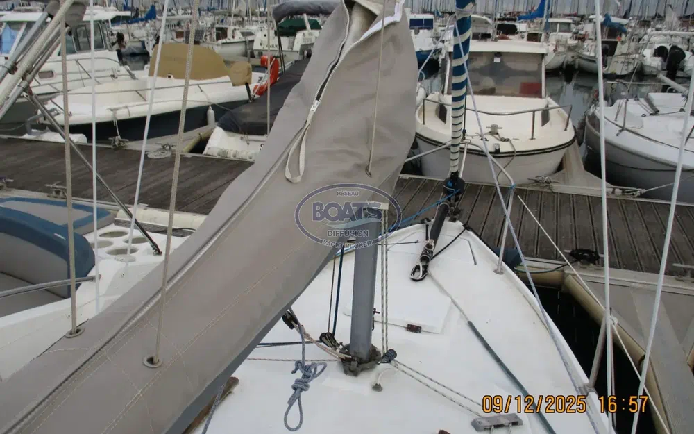 slider 13 Jeanneau Flirt