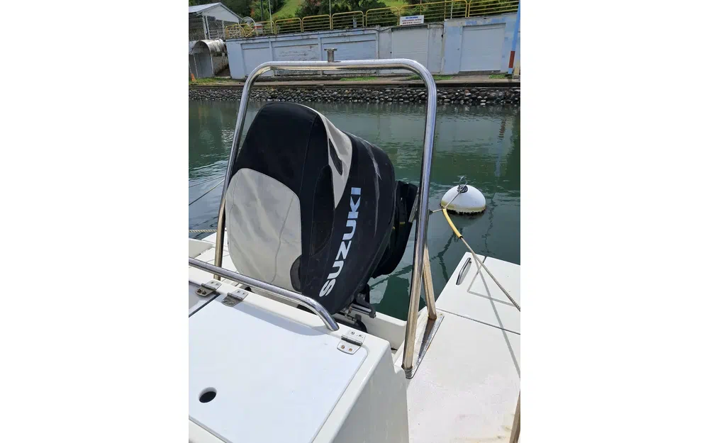 slider 1 Beneteau Flyer 8 SPACEdeck