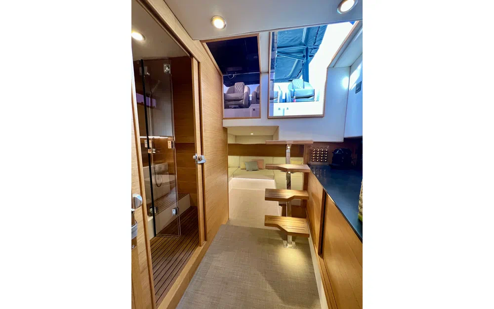 slider 13 De Antonio Yachts D42