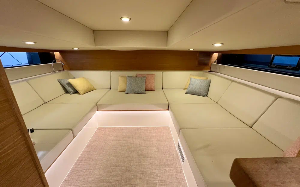 slider 16 De Antonio Yachts D42