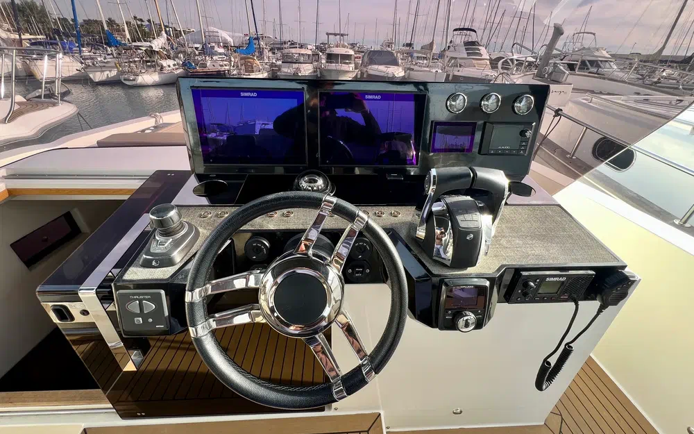 slider 6 De Antonio Yachts D42