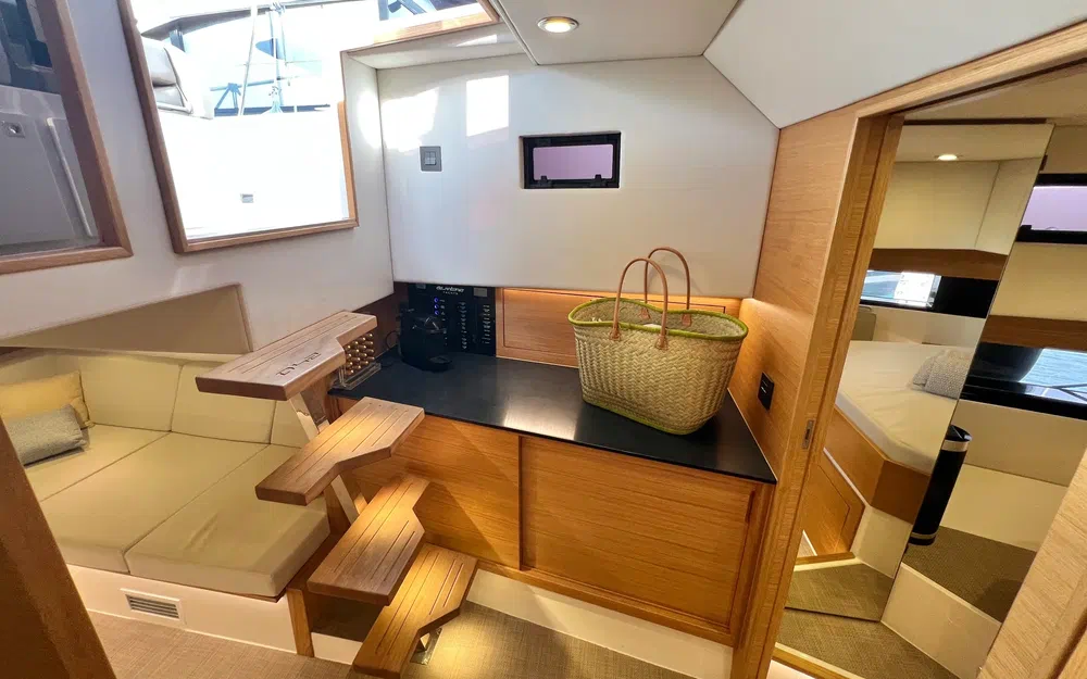 slider 14 De Antonio Yachts D42