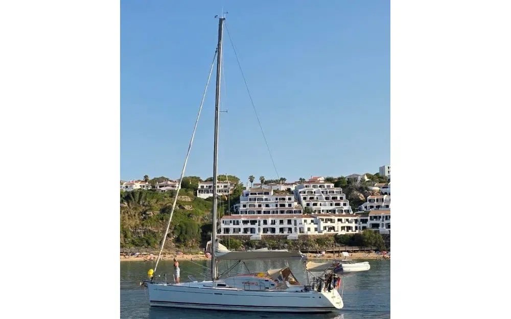 slider 1 Dufour 40 PERFORMANCE