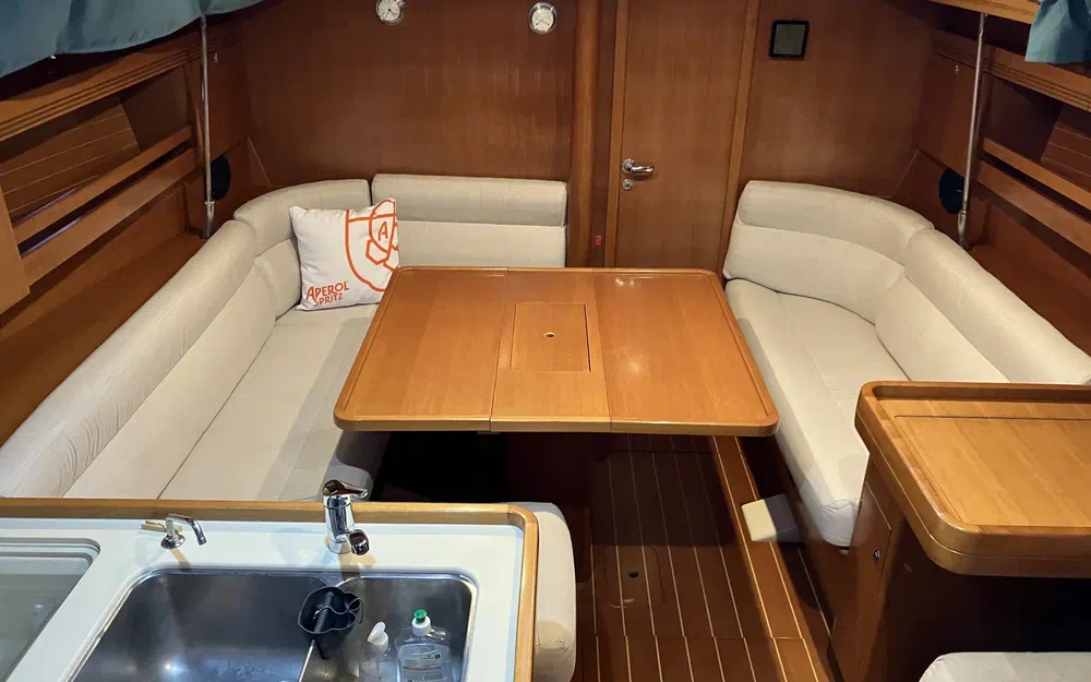 slider 6 Dufour 40 PERFORMANCE