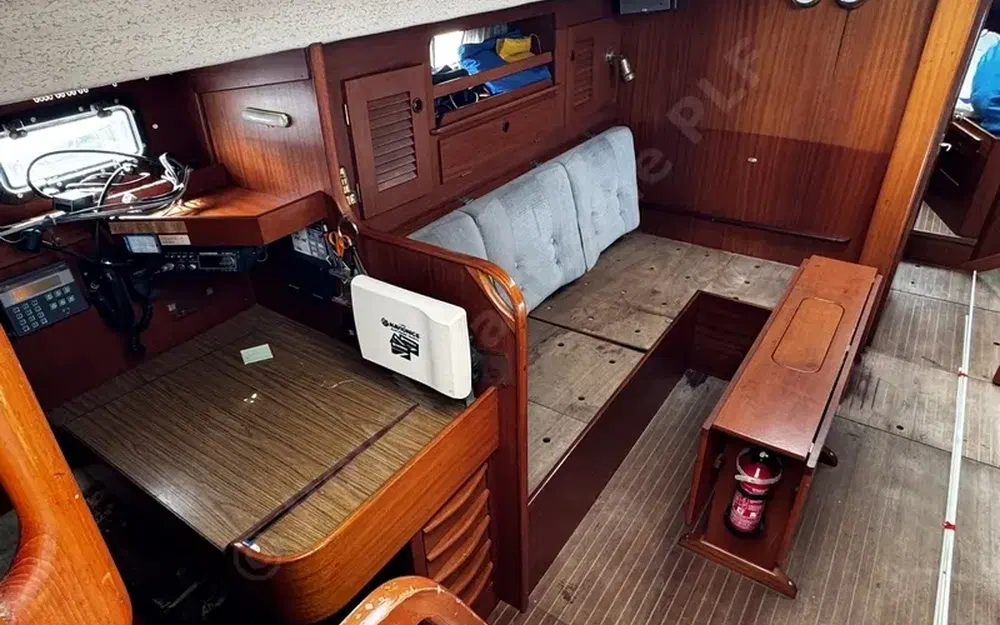 slider 11 Hallberg Rassy 38