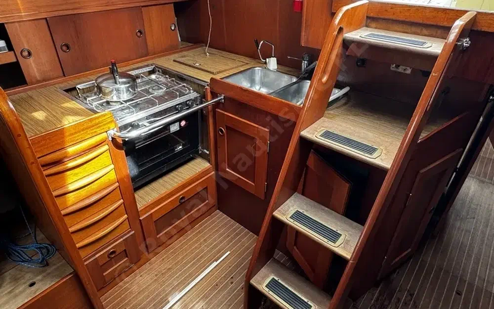 slider 12 Hallberg Rassy 38