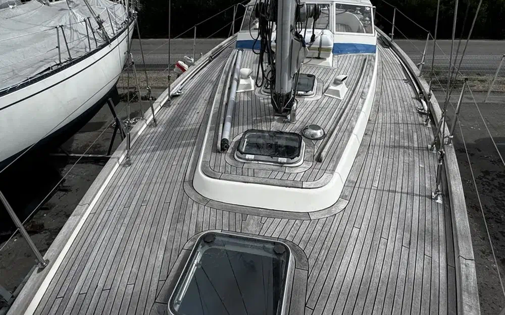 slider 5 Hallberg Rassy 38