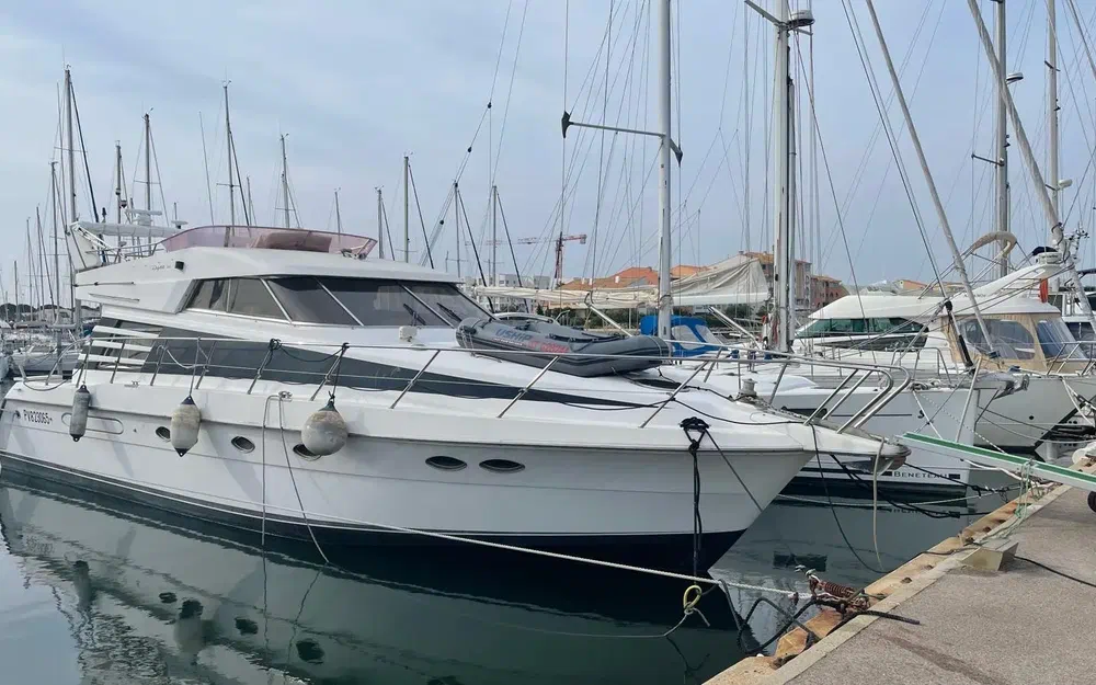 slider 0 Dyna Yacht Vedette Fly