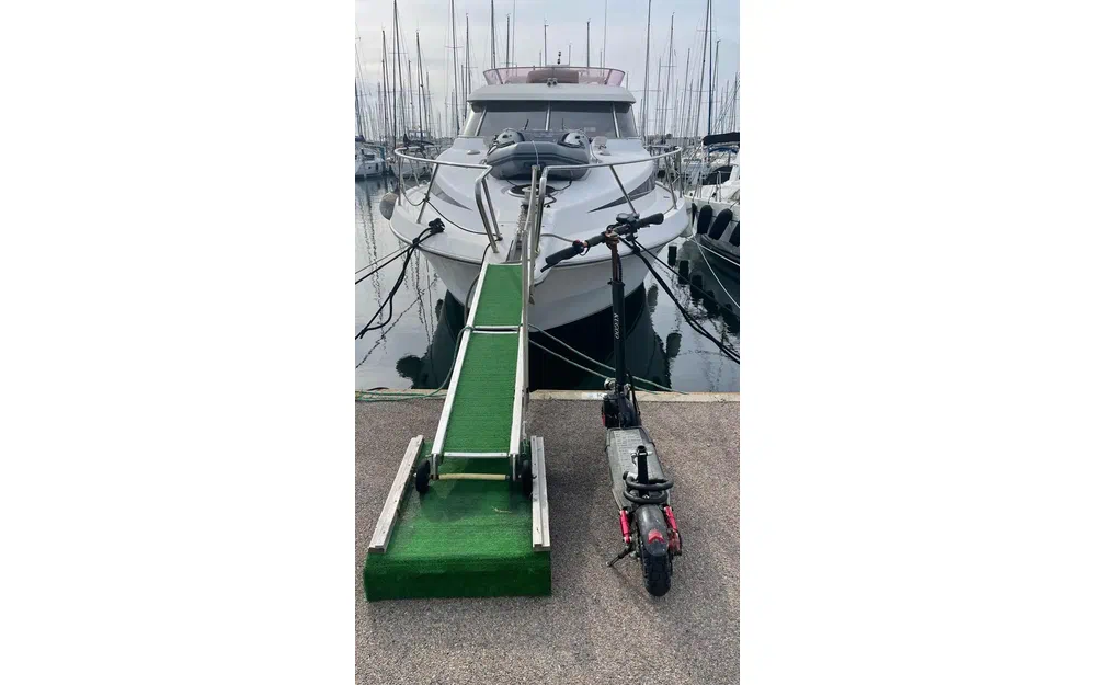 slider 3 Dyna Yacht Vedette Fly