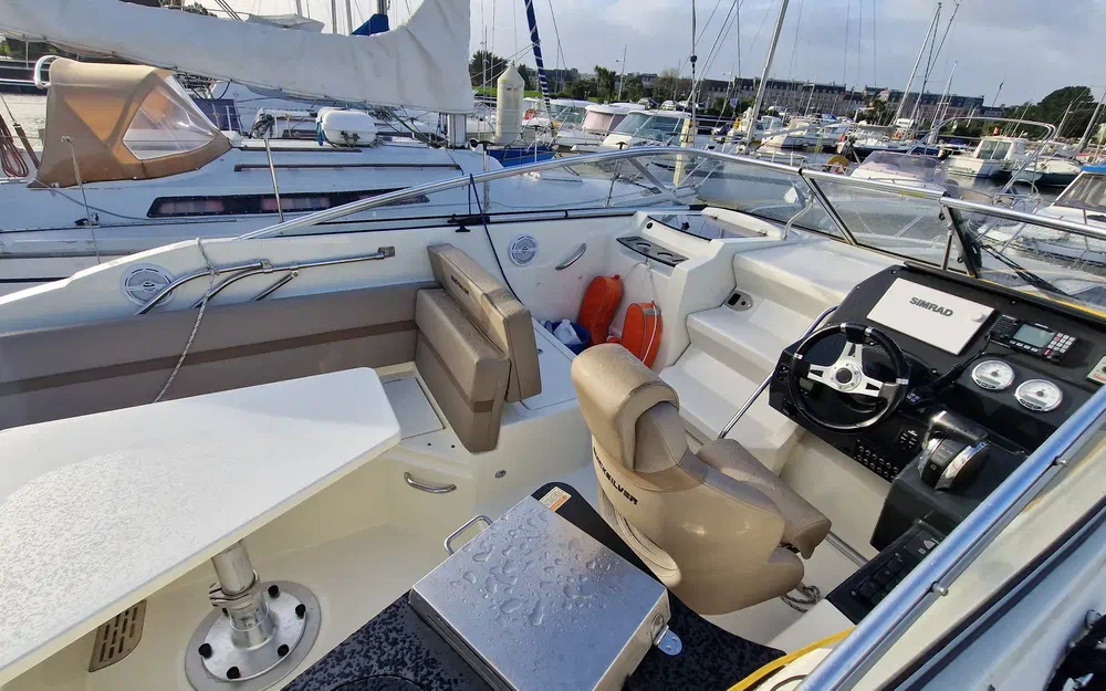 slider 8 Quicksilver 805 Cruiser