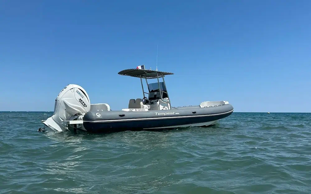 slider 1 Capelli Tempest 900