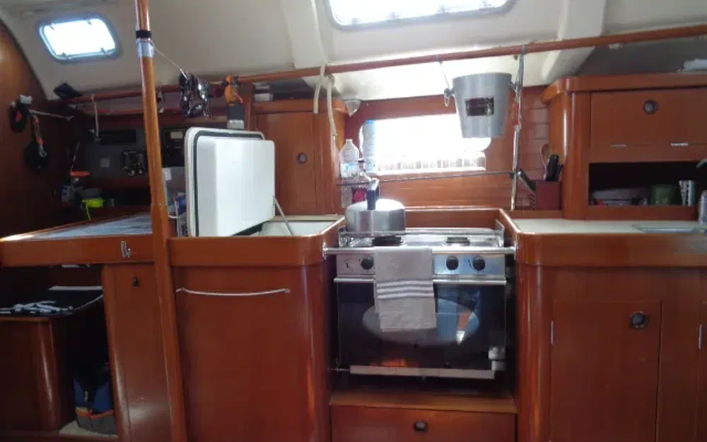 slider 9 Beneteau Oceanis 351