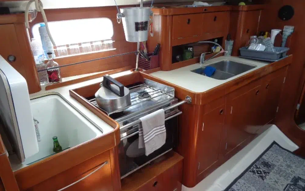 slider 7 Beneteau Oceanis 351