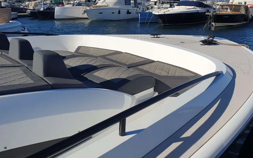 slider 7 Canados 431 Gladiator