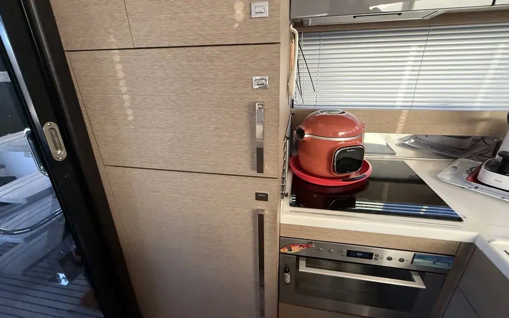 slider 10 Jeanneau Prestige 500 Fly