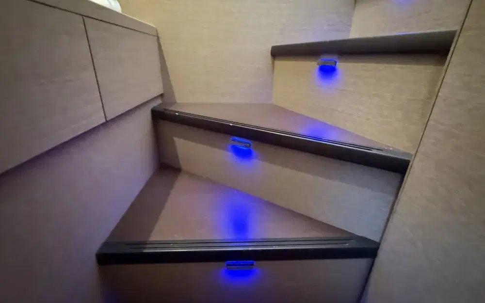 slider 19 Jeanneau Prestige 500 Fly