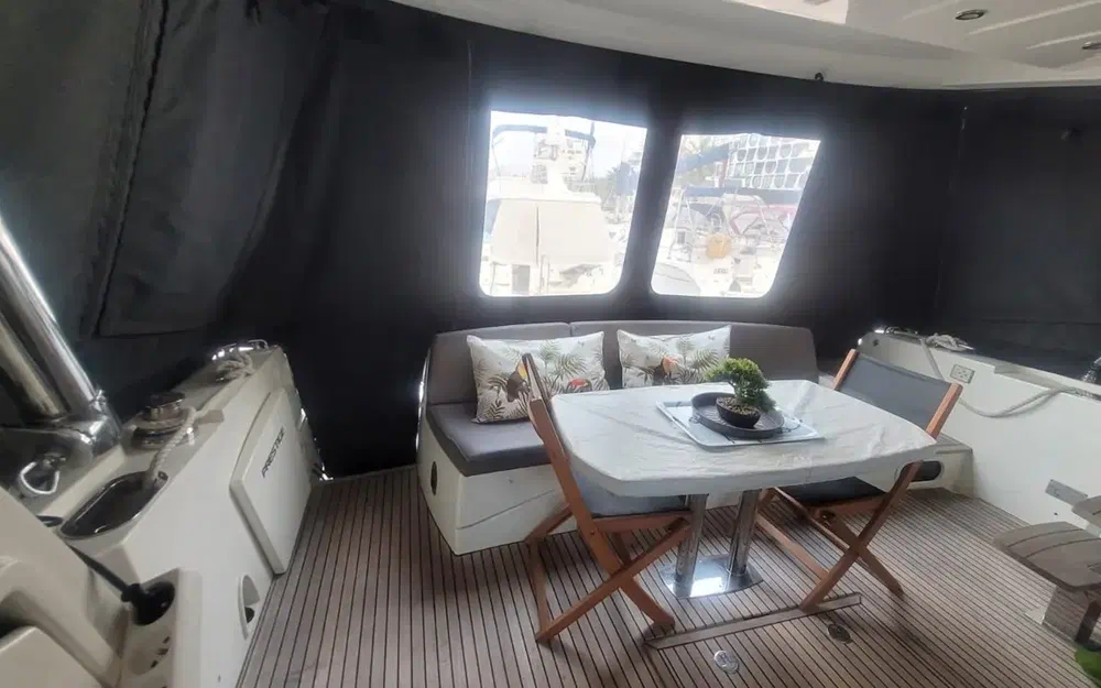 slider 5 Jeanneau Prestige 500 Fly