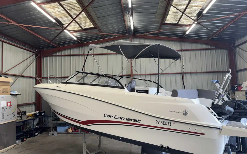 slider 1 Jeanneau Cap Camarat 7.5 BR