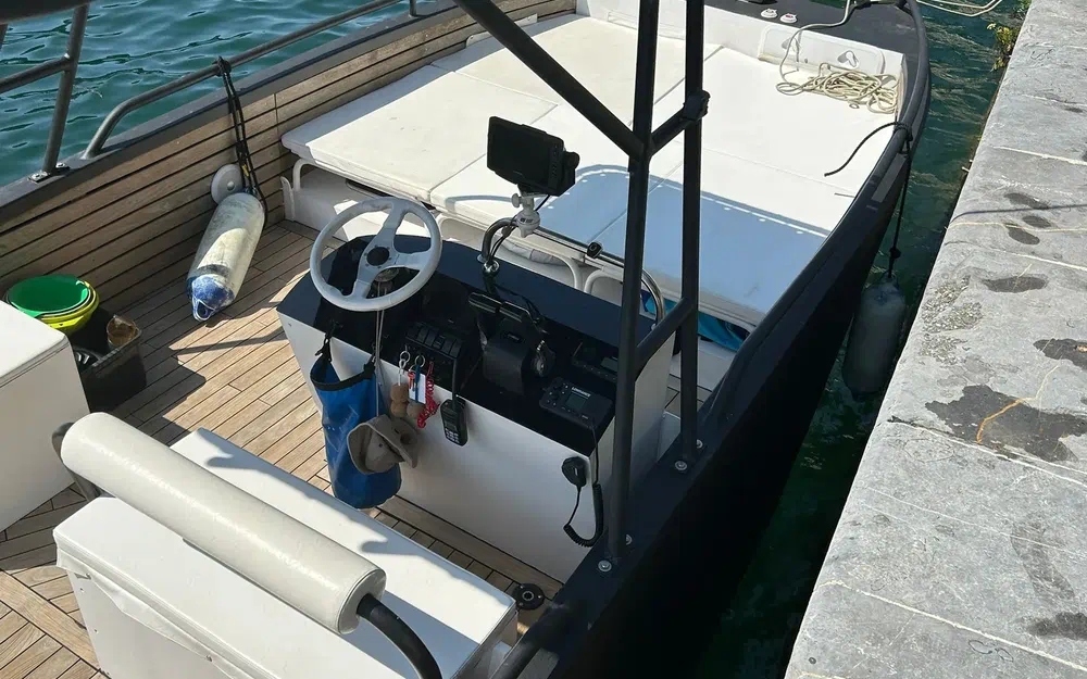 slider 9 Pita Yacht Big Joy