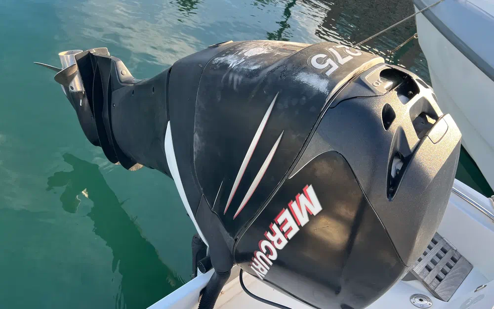 slider 9 Beneteau Flyer 750 WA