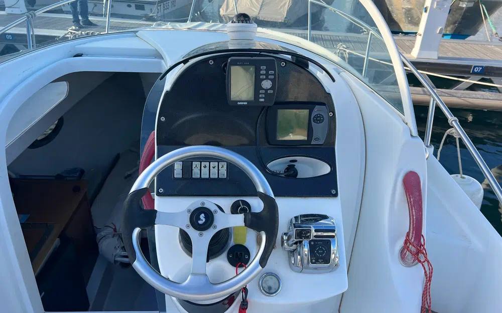 slider 5 Beneteau Flyer 750 WA