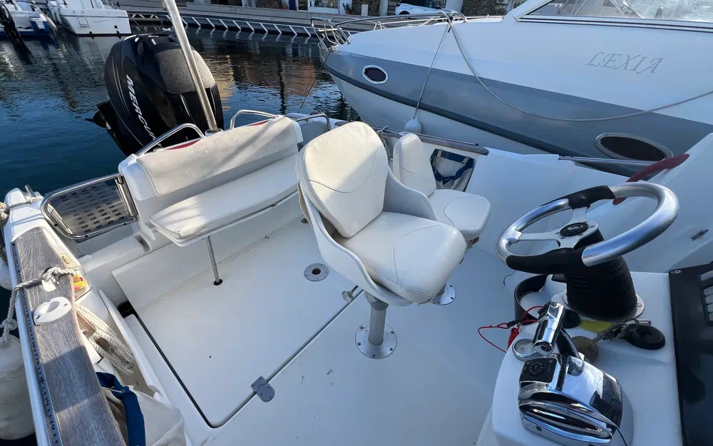 slider 6 Beneteau Flyer 750 WA
