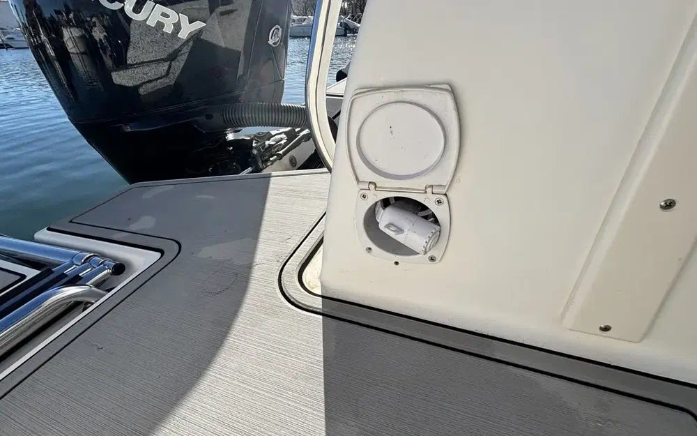 slider 20 Boston Whaler 210 Ventura